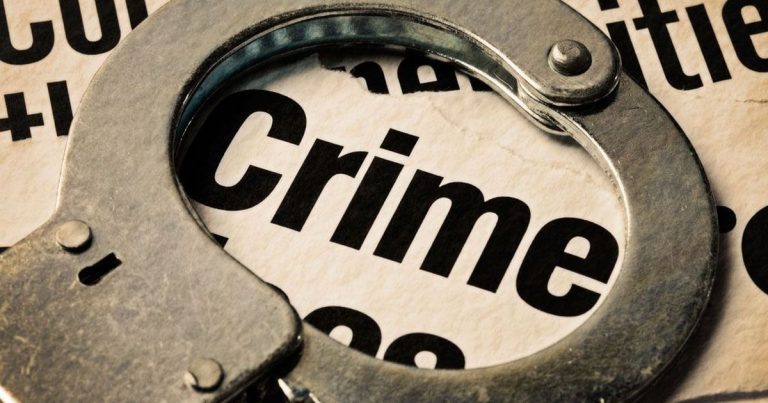 कैदी को स्कूटी पर बैठाकर भगा ले गई महिला और पुलिस देखती रह गई