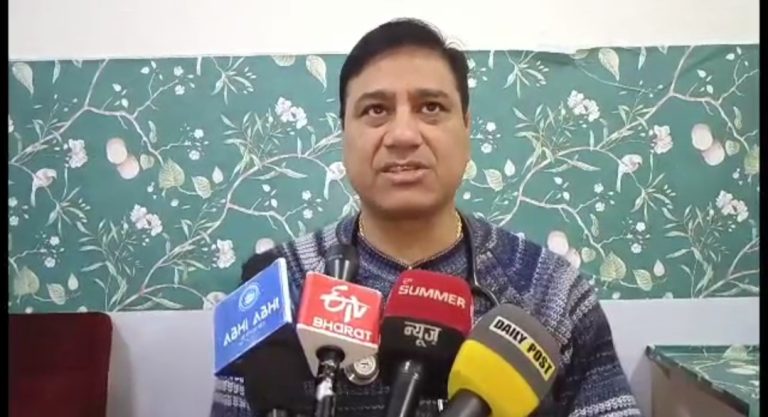 फिर काम पर लौटे डॉक्टर…सरकार से मिले आश्वासन के बाद OPD में दे रहे सेवाएं