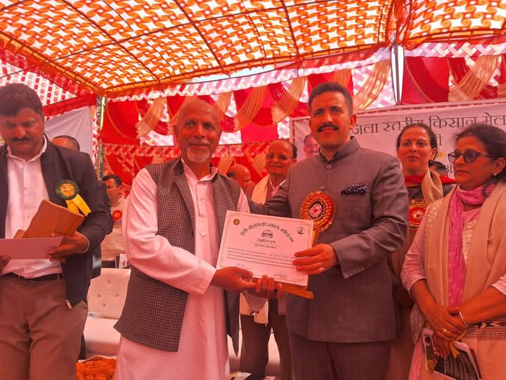 सेवानिवृत्ति के बाद 116 फसलें उगाकर मिसाल बने दुर्गा दत्त कश्यप